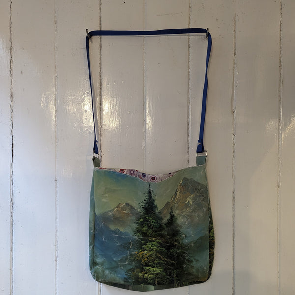 Vintage painting bag - snowy mountain