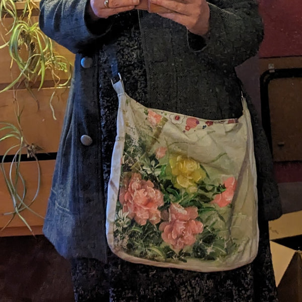 Vintage painting bag - snowy mountain