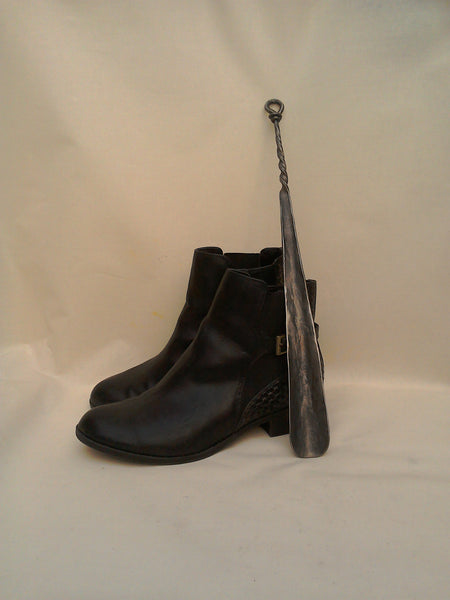 Shoe horn, hand forged from mild steel