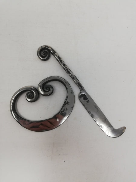 Hand forged stainless steel mezzaluna