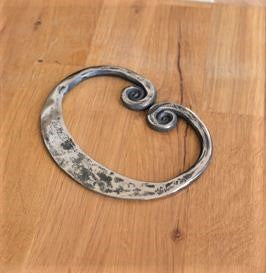 Hand forged stainless steel mezzaluna