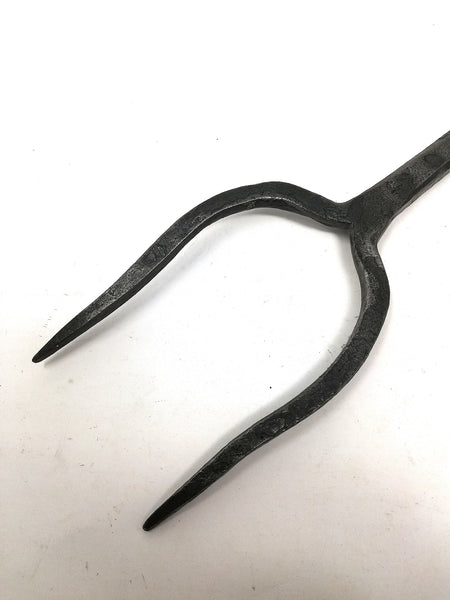 Toasting fork - heavyweight, rams head handle - hand forged in mild steel.